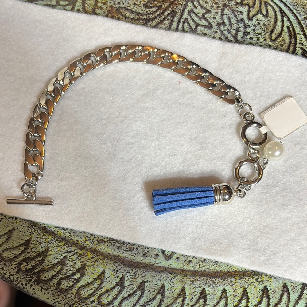 NWT Silver Chain Bracelet with Blue Tassel and Pearl 2 toggle holes 6.75-7.5”